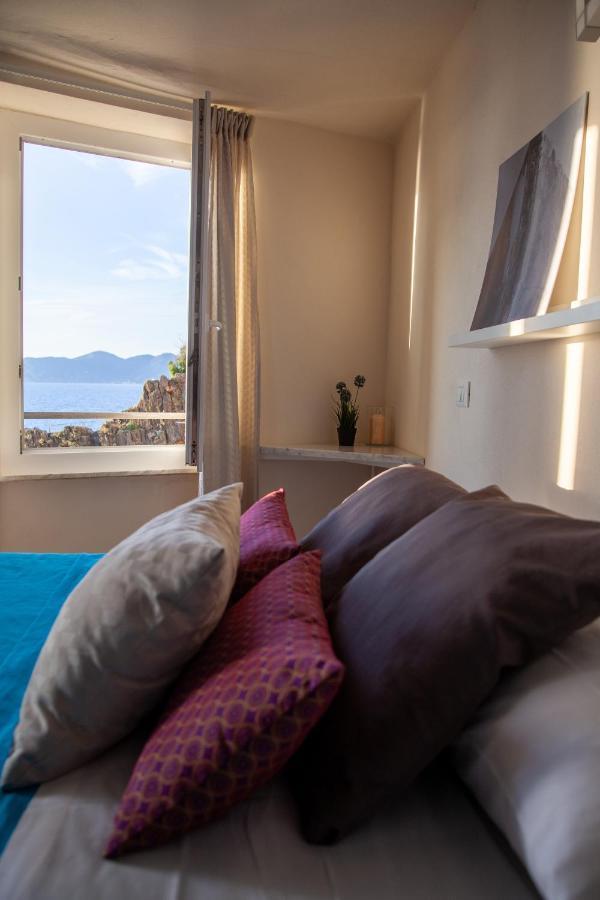 Cinque Terre SEAFRONT - deluxe apartment Riomaggiore Exterior foto